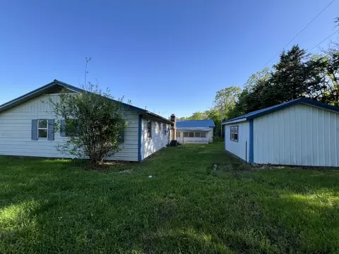 Exterior - 5655 SE Highway 13, Collins, MO 64738 photo 4 of 5