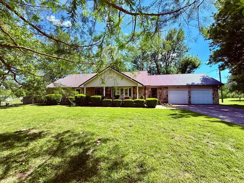 908 W Clouse St, Mountain Grove, MO 65711