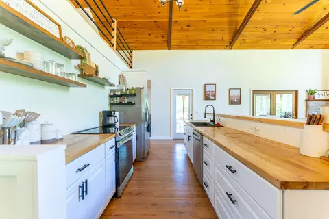 Kitchen - 3991 State Hwy, Thayer, MO 65791 photo 2 of 3