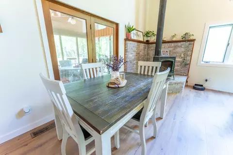 Dining - 3991 State Hwy, Thayer, MO 65791 photo 1 of 1
