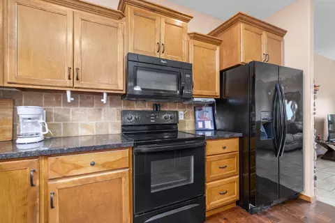 Kitchen - 1812 Farmland Rd, Marshfield, MO 65706 photo 3 of 3