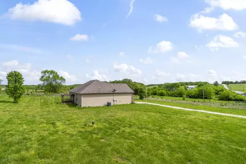 Exterior - 1812 Farmland Rd, Marshfield, MO 65706 photo 7 of 7