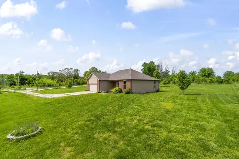 Exterior - 1812 Farmland Rd, Marshfield, MO 65706 photo 4 of 7