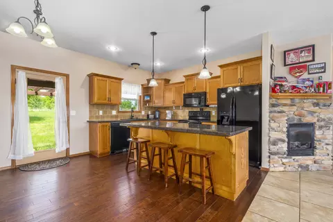 Kitchen - 1812 Farmland Rd, Marshfield, MO 65706 photo 1 of 3