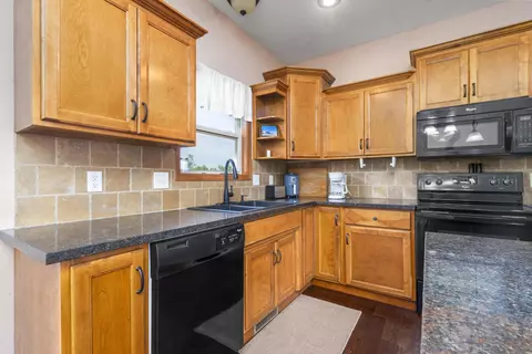 Kitchen - 1812 Farmland Rd, Marshfield, MO 65706 photo 2 of 3