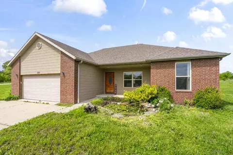 Exterior - 1812 Farmland Rd, Marshfield, MO 65706 photo 5 of 7