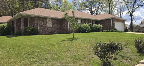 200 Hillcrest Ave, Cabool, MO 65689