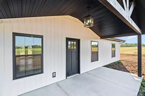 Exterior - 24672 Farm Road 2012, Crane, MO 65633 photo 6 of 13