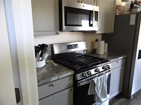 Kitchen - 422 E South St, Mansfield, MO 65704 photo 4 of 4