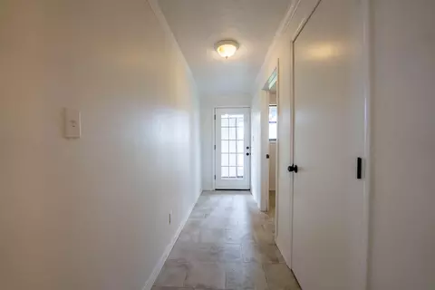 Entry Way - 866 County Road 328, Thayer, MO 65791 photo 3 of 5