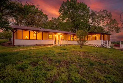 866 County Road 328, Thayer, MO 65791