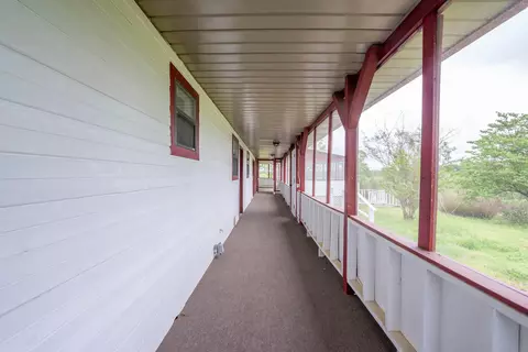 Entry Way - 866 County Road 328, Thayer, MO 65791 photo 2 of 5