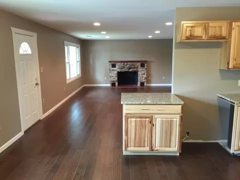 Living - 462 Campbell Point Rd, Shell Knob, MO 65747 photo 3 of 4