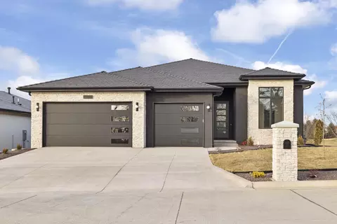 4141 E Vintage Point Dr, Rogersville, MO 65742