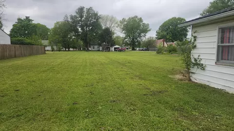 207 N Lilly St, Greenfield, MO 65661