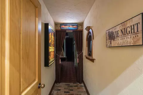 Entry Way - 4827 S Landon Ct, Springfield, MO 65810 photo 6 of 7