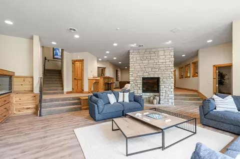 Living - 4827 S Landon Ct, Springfield, MO 65810 photo 8 of 9
