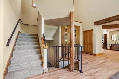 Entry Way - 4827 S Landon Ct, Springfield, MO 65810 photo 2 of 7