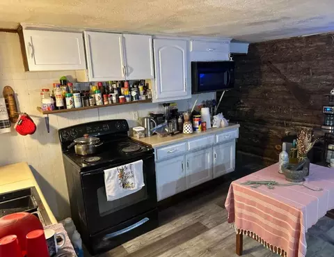 Kitchen - 7 Box St, Arcola, MO 65603 photo 1 of 3