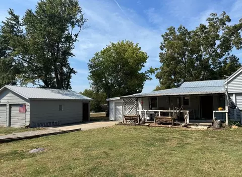 Exterior - 7 Box St, Arcola, MO 65603 photo 1 of 3