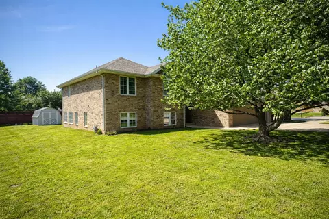 Exterior - 2401 S April Ave, Springfield, MO 65807 photo 3 of 8