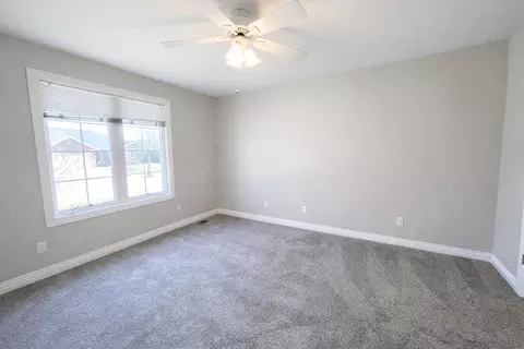 Bedroom - 2401 S April Ave, Springfield, MO 65807 photo 4 of 7