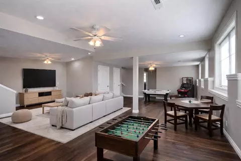 Living - 2401 S April Ave, Springfield, MO 65807 photo 11 of 11