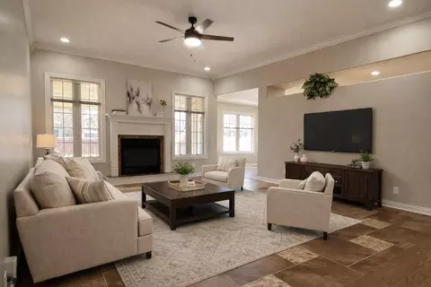 Living - 2401 S April Ave, Springfield, MO 65807 photo 1 of 11