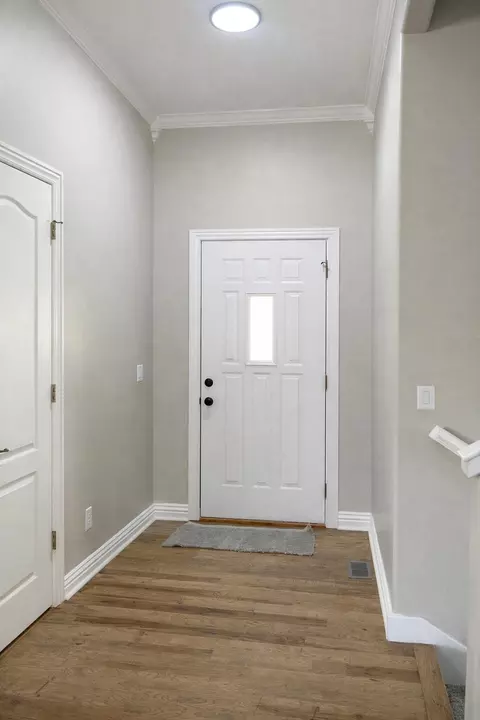 Entry Way - 2401 S April Ave, Springfield, MO 65807 photo 1 of 3