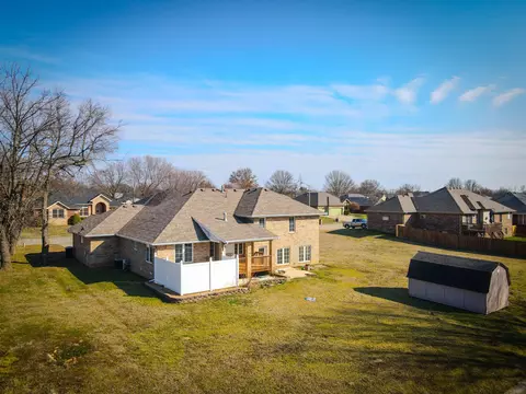 View/Area - 2401 S April Ave, Springfield, MO 65807 photo 4 of 4