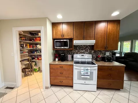 Kitchen - 369 Crestview Dr, Ridgedale, MO 65739 photo 4 of 4