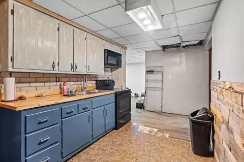 Kitchen - 27466 Redbud Ln, Eagle Rock, MO 65641 photo 4 of 4