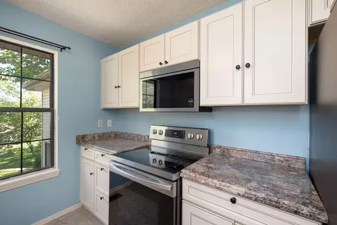Kitchen - 1977 Pointe Royale Dr, Branson, MO 65616 photo 1 of 4