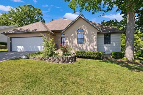 Exterior - 1977 Pointe Royale Dr, Branson, MO 65616 photo 2 of 7