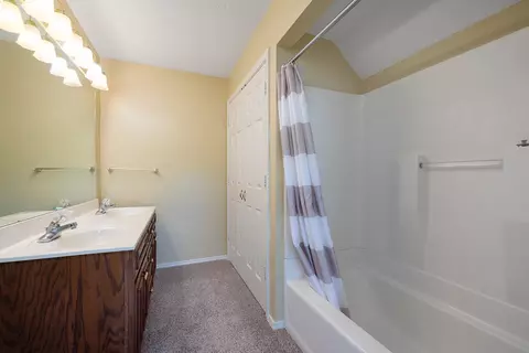 Bath - 1977 Pointe Royale Dr, Branson, MO 65616 photo 7 of 8