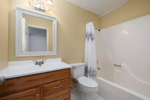 Bath - 1977 Pointe Royale Dr, Branson, MO 65616 photo 8 of 8