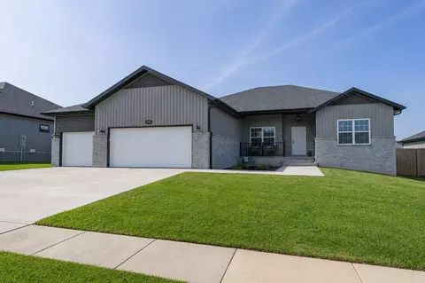 552 Fox Creek Rd, Rogersville, MO 65742