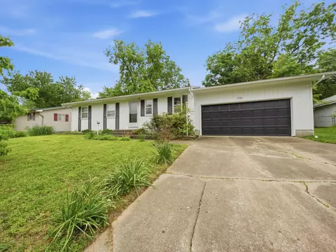 Exterior - 2926 E Lombard St, Springfield, MO 65802 photo 2 of 9