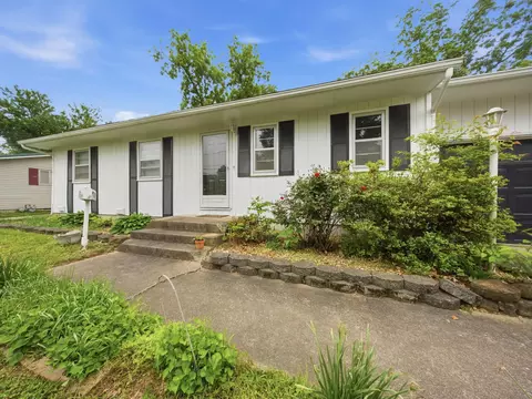 Exterior - 2926 E Lombard St, Springfield, MO 65802 photo 4 of 9