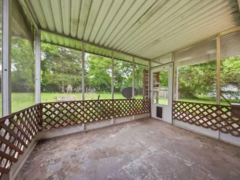Exterior - 2926 E Lombard St, Springfield, MO 65802 photo 5 of 9