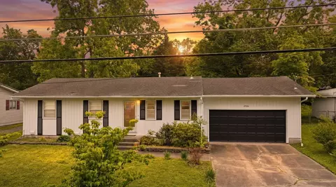 2926 E Lombard St, Springfield, MO 65802