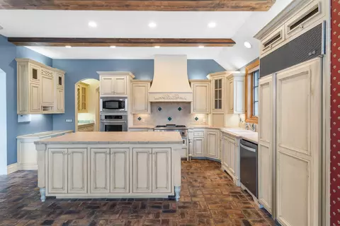 Kitchen - 4156 E Division St, Springfield, MO 65802 photo 2 of 3