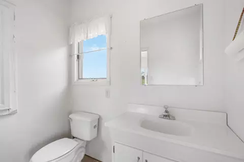 Bath - 4156 E Division St, Springfield, MO 65802 photo 9 of 9