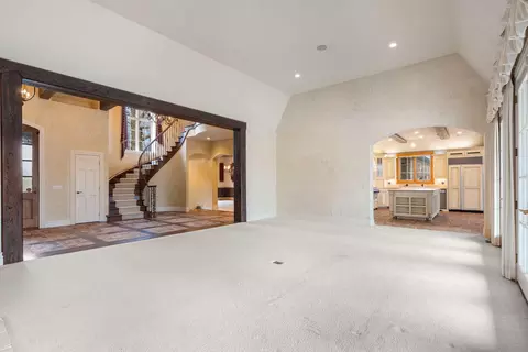 Living - 4156 E Division St, Springfield, MO 65802 photo 2 of 4