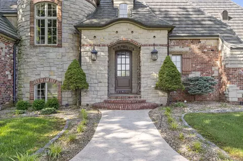 Exterior - 4156 E Division St, Springfield, MO 65802 photo 8 of 17