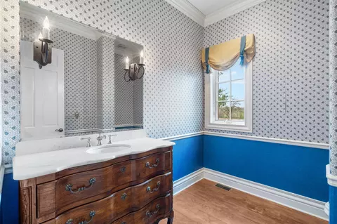 Bath - 4156 E Division St, Springfield, MO 65802 photo 5 of 9