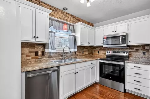 Kitchen - 831 Pershing St, Willard, MO 65781 photo 1 of 4