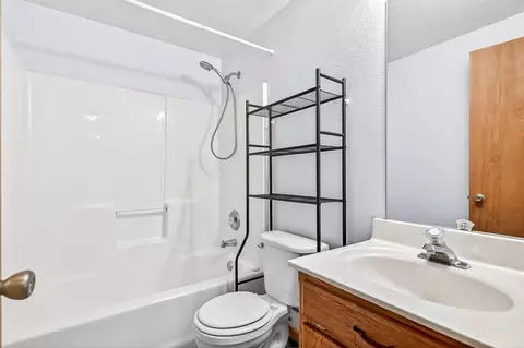 Bath - 831 Pershing St, Willard, MO 65781 photo 5 of 5
