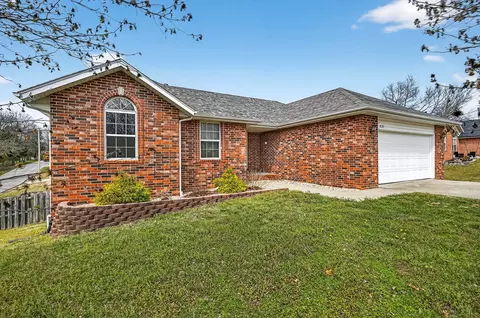 Exterior - 831 Pershing St, Willard, MO 65781 photo 2 of 9