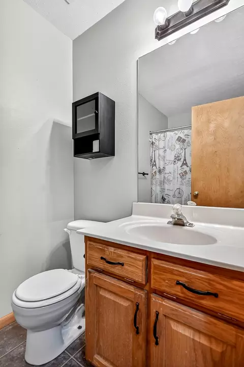 Bath - 831 Pershing St, Willard, MO 65781 photo 3 of 5